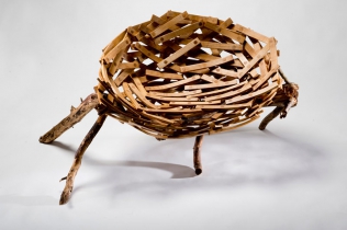 Floris Wubben i jego najnowszy projekt - krzesło „orle gniazdo”